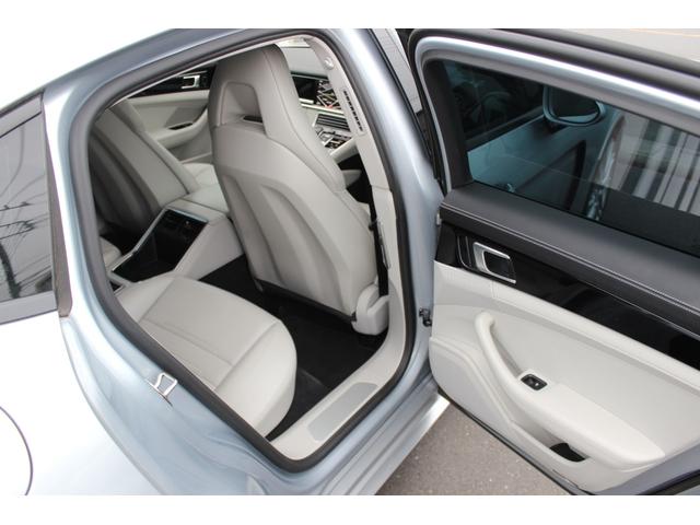 パナメーラ ベースグレード 禁煙車 ツートンレザーインテリアPKG(ブラック&クレヨン) シートヒーター 純正21インチAW Bluetooth接続 Bカメラ ETC ドラレコ レーンキープアシスト(21枚目)