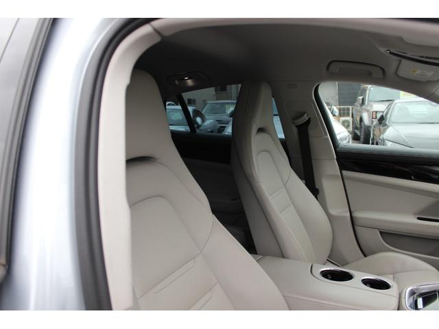 パナメーラ ベースグレード 禁煙車 ツートンレザーインテリアPKG(ブラック&クレヨン) シートヒーター 純正21インチAW Bluetooth接続 Bカメラ ETC ドラレコ レーンキープアシスト(26枚目)