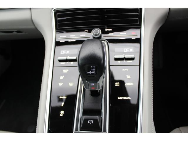 パナメーラ ベースグレード 禁煙車 ツートンレザーインテリアPKG(ブラック&クレヨン) シートヒーター 純正21インチAW Bluetooth接続 Bカメラ ETC ドラレコ レーンキープアシスト(33枚目)