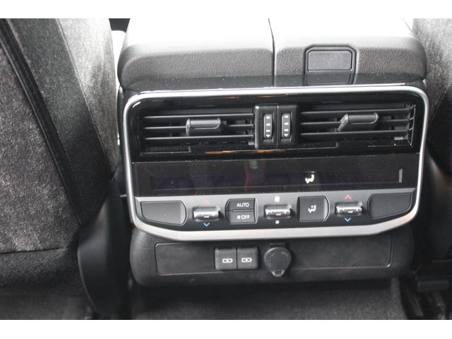 ランドクルーザー AX 1オーナー ムーンルーフ 電動デフロック レーダークルーズ 純正18インチAW ルーフレール トヨタセーフティーセンス 寒冷地仕様 純正ナビ・フルセグTV Bluetooth接続 360°カメラ(21枚目)