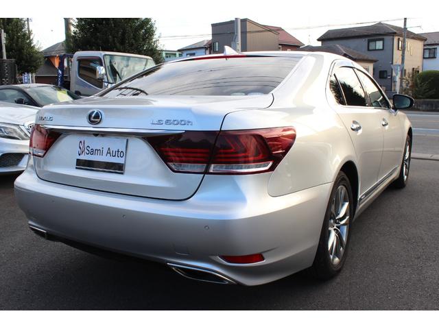 ＬＳ ＬＳ６００ｈ　バージョンＣ　Ｉパッケージ　ユーザー買取車　禁煙車　４ＷＤ　前席イージークローザー　シートヒーター・ベンチレーション　サンルーフ　メモリー付きＰシート　Ｐトランク　純正ナビＴＶ　Ｂｌｕｅｔｏｏｔｈ　ＥＴＣ　Ｂカメラ　ＢＳＭ（4枚目）