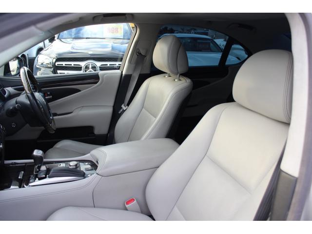 ＬＳ ＬＳ６００ｈ　バージョンＣ　Ｉパッケージ　ユーザー買取車　禁煙車　４ＷＤ　前席イージークローザー　シートヒーター・ベンチレーション　サンルーフ　メモリー付きＰシート　Ｐトランク　純正ナビＴＶ　Ｂｌｕｅｔｏｏｔｈ　ＥＴＣ　Ｂカメラ　ＢＳＭ（16枚目）