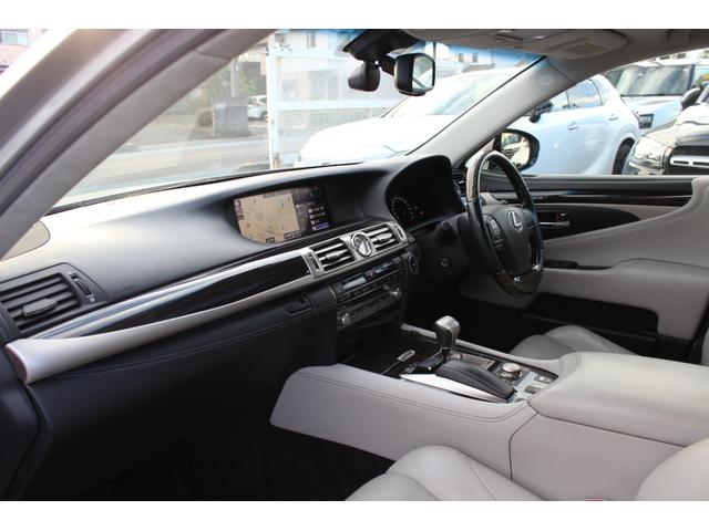 ＬＳ ＬＳ６００ｈ　バージョンＣ　Ｉパッケージ　ユーザー買取車　禁煙車　４ＷＤ　前席イージークローザー　シートヒーター・ベンチレーション　サンルーフ　メモリー付きＰシート　Ｐトランク　純正ナビＴＶ　Ｂｌｕｅｔｏｏｔｈ　ＥＴＣ　Ｂカメラ　ＢＳＭ（17枚目）