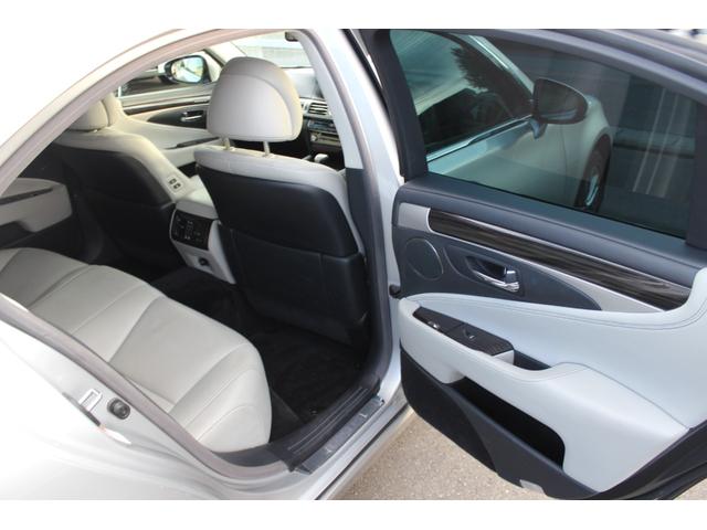 ＬＳ ＬＳ６００ｈ　バージョンＣ　Ｉパッケージ　ユーザー買取車　禁煙車　４ＷＤ　前席イージークローザー　シートヒーター・ベンチレーション　サンルーフ　メモリー付きＰシート　Ｐトランク　純正ナビＴＶ　Ｂｌｕｅｔｏｏｔｈ　ＥＴＣ　Ｂカメラ　ＢＳＭ（27枚目）