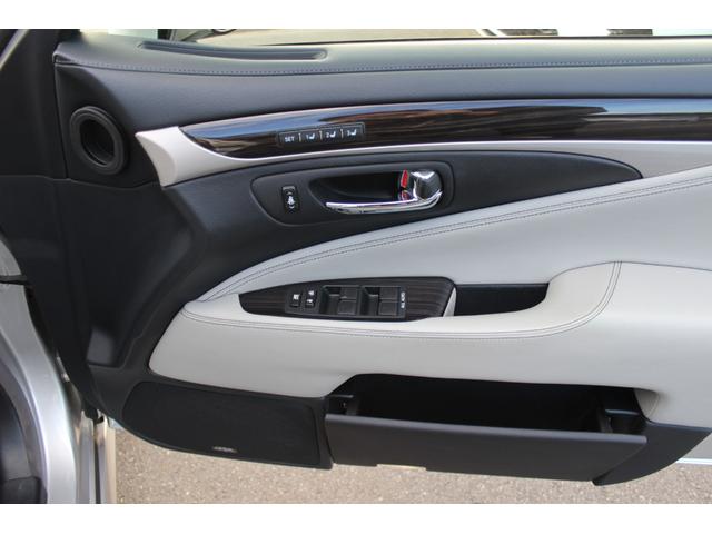 ＬＳ ＬＳ６００ｈ　バージョンＣ　Ｉパッケージ　ユーザー買取車　禁煙車　４ＷＤ　前席イージークローザー　シートヒーター・ベンチレーション　サンルーフ　メモリー付きＰシート　Ｐトランク　純正ナビＴＶ　Ｂｌｕｅｔｏｏｔｈ　ＥＴＣ　Ｂカメラ　ＢＳＭ（30枚目）