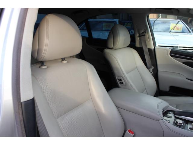 ＬＳ ＬＳ６００ｈ　バージョンＣ　Ｉパッケージ　ユーザー買取車　禁煙車　４ＷＤ　前席イージークローザー　シートヒーター・ベンチレーション　サンルーフ　メモリー付きＰシート　Ｐトランク　純正ナビＴＶ　Ｂｌｕｅｔｏｏｔｈ　ＥＴＣ　Ｂカメラ　ＢＳＭ（32枚目）