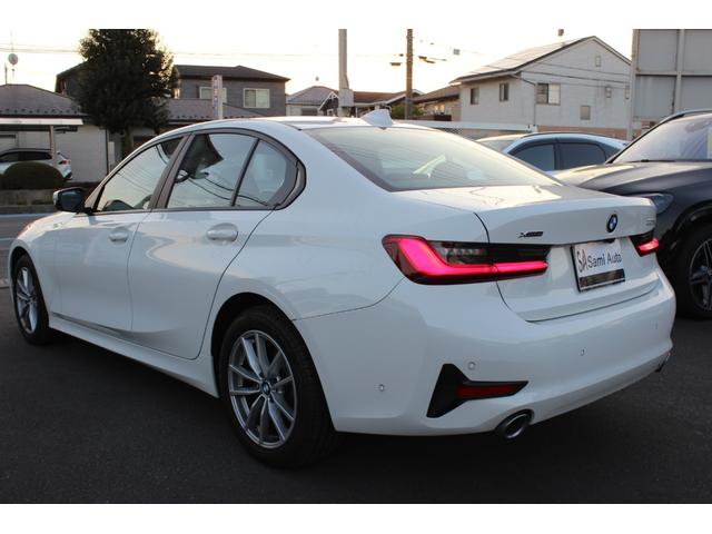 ３シリーズ ３２０ｄ　ｘＤｒｉｖｅ　禁煙車　コンフォートアクセス　クルコン　Ｐトランク　ＬＥＤヘッドライト　純正ナビ　Ｂカメラ　ＥＴＣ　シートヒーター　Ｂｌｕｅｔｏｏｔｈ　ドラレコ　置くだけ充電　純正１７インチＡＷ　ハンドルリモコン（8枚目）