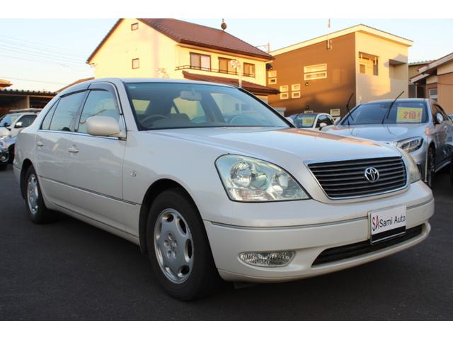 セルシオ Ａ仕様　禁煙車　純正ナビ　純正１６インチＡＷ　電動格納ミラー　クルコン　革巻きハンドル　Ａライト　６ＤＩＳＣ／ＣＤチェンジャー　パワーシート　ＨＩＤヘッドライト　キーレス（3枚目）