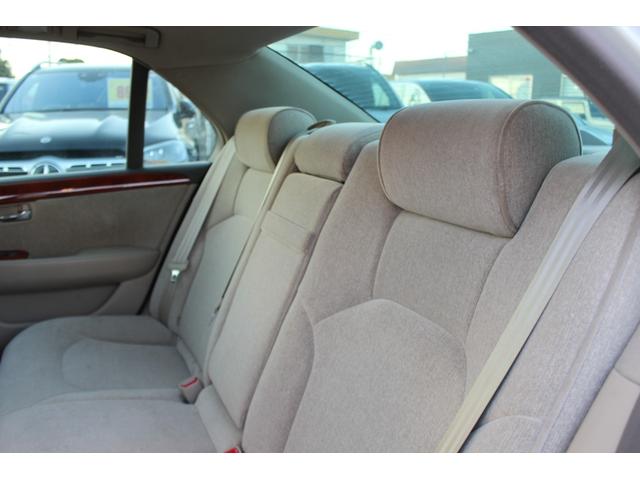 セルシオ Ａ仕様　禁煙車　純正ナビ　純正１６インチＡＷ　電動格納ミラー　クルコン　革巻きハンドル　Ａライト　６ＤＩＳＣ／ＣＤチェンジャー　パワーシート　ＨＩＤヘッドライト　キーレス（15枚目）