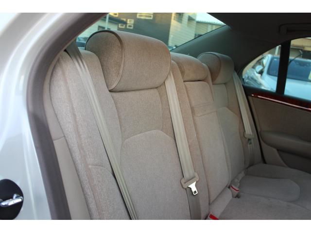 セルシオ Ａ仕様　禁煙車　純正ナビ　純正１６インチＡＷ　電動格納ミラー　クルコン　革巻きハンドル　Ａライト　６ＤＩＳＣ／ＣＤチェンジャー　パワーシート　ＨＩＤヘッドライト　キーレス（20枚目）