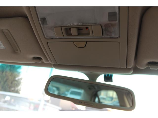 セルシオ Ａ仕様　禁煙車　純正ナビ　純正１６インチＡＷ　電動格納ミラー　クルコン　革巻きハンドル　Ａライト　６ＤＩＳＣ／ＣＤチェンジャー　パワーシート　ＨＩＤヘッドライト　キーレス（29枚目）