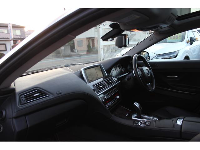 ６シリーズ ６４０ｉグランクーペ　純正ナビ　ＣＤ　黒革シート　純正１９インチＡＷ　パドルシフト　メモリー付きＰシート　シートヒーター　Ｂカメラ　コーナーセンサー　クルコン　アイドリングストップ　Ａライト（15枚目）