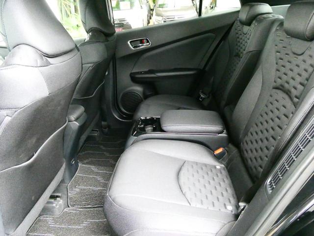 プリウスＰＨＶ Ａ　トヨタセーフティ　レーダークルコン　レーンアシスト　コーナーセンサー　衝突軽減　Ｐアシスト　ＢＳＭ　シートヒーター　ステアヒーター　ビルトインＥＴＣ　Ｂカメラ　純正ＳＤナビ　フルセグ　オートハイビーム（41枚目）