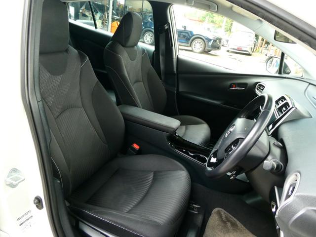 プリウスＰＨＶ Ｓセーフティパッケージ　トヨタセーフティ　レーダークルコン　コーナーセンサー　衝突軽減　ＢＳＭ　レーンアシスト　純正ＳＤナビ　ステアスイッチ　ビルトインＥＴＣ　ＨＤＭＩ　オートハイビーム　バックカメラ　フロントカメラ（31枚目）