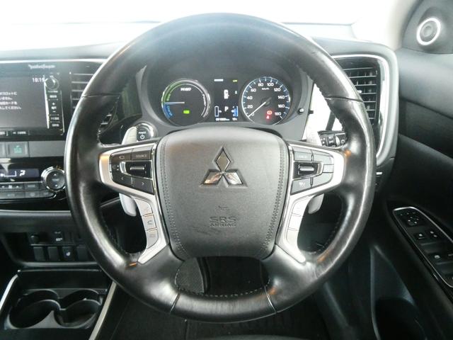 アウトランダーＰＨＥＶ Ｇプレミアムパッケージ　４ＷＤ　衝突軽減　レーダークルコン　ＡＣ１００Ｖ　パワーシート　パワーバックドア　パドルシフト　レーンアシスト　全方位カメラ　Ｂカメラ　シートヒーター　ステアヒーター　ドラレコ　Ｂｌｕｅｔｏｏｔｈ（12枚目）