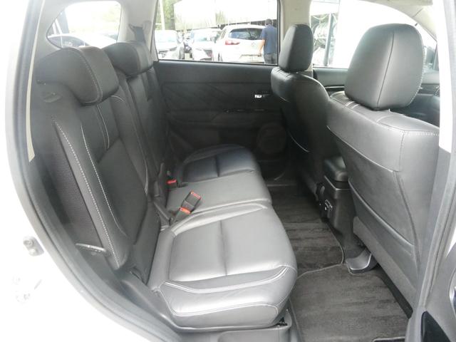 アウトランダーＰＨＥＶ Ｇプレミアムパッケージ　４ＷＤ　衝突軽減　レーダークルコン　ＡＣ１００Ｖ　パワーシート　パワーバックドア　パドルシフト　レーンアシスト　全方位カメラ　Ｂカメラ　シートヒーター　ステアヒーター　ドラレコ　Ｂｌｕｅｔｏｏｔｈ（38枚目）