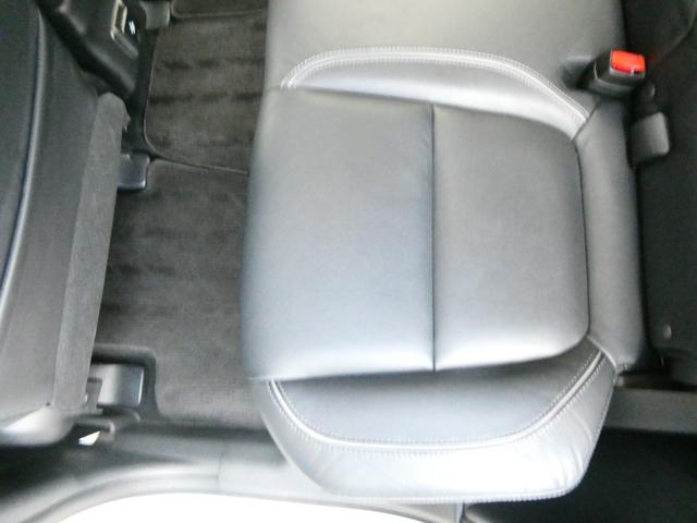 アウトランダーＰＨＥＶ Ｇプレミアムパッケージ　４ＷＤ　衝突軽減　レーダークルコン　ＡＣ１００Ｖ　パワーシート　パワーバックドア　パドルシフト　レーンアシスト　全方位カメラ　Ｂカメラ　シートヒーター　ステアヒーター　ドラレコ　Ｂｌｕｅｔｏｏｔｈ（45枚目）