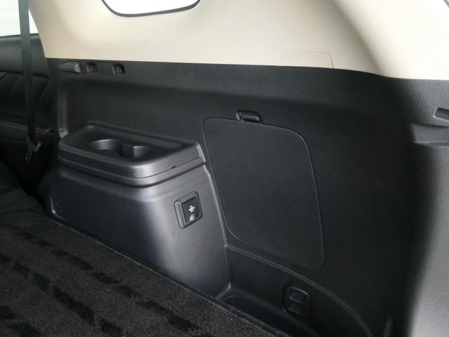 アウトランダーＰＨＥＶ Ｇプレミアムパッケージ　４ＷＤ　衝突軽減　レーダークルコン　ＡＣ１００Ｖ　パワーシート　パワーバックドア　パドルシフト　レーンアシスト　全方位カメラ　Ｂカメラ　シートヒーター　ステアヒーター　ドラレコ　Ｂｌｕｅｔｏｏｔｈ（49枚目）