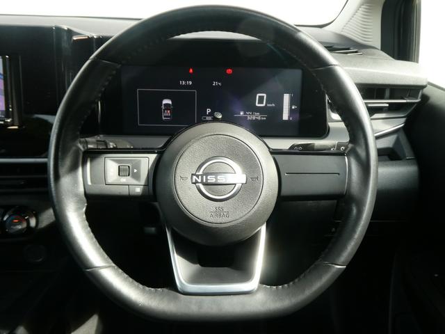 ノート Ｓ　ＦＯＵＲ　コーナーセンサー　シートヒーター　ＥＴＣ　衝突軽減　ステアヒーター　バックカメラ　社外メモリーナビ　Ｂｌｕｅｔｏｏｔｈ　ドライブレコーダー　ハロゲンライト　オートハイビーム　プッシュスタート（11枚目）