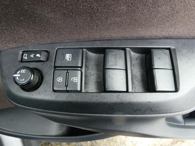 ヤリスクロス ハイブリッドＺ　トヨタセーフティ　パワーシート　Ｂカメラ　衝突軽減　レーダークルコン　コーナーセンサー　ＡＣ１００Ｖ　シートヒーター　レーンアシスト　ステアスイッチ　ドラレコ　全方位カメラ　純正メモリ－ナビ　ＥＴＣ（32枚目）