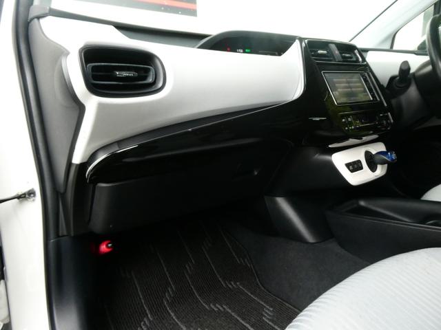 プリウス S トヨタセーフティー レーダークルコン 衝突軽減 レーンアシスト ステリモ AC100V フルエアロ 純正HDDナビ フォグ CD DVD オートハイビーム 社外15インチAW プッシュスタート(61枚目)