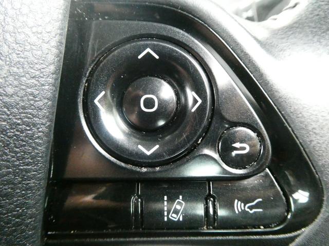 プリウス Ａプレミアム　ツーリングセレクション　パワーシート　トヨタセーフティー　ＢＳＭ　レーンアシスト　Ｐアシスト　レーダークルコン　Ｂカメラ　衝突軽減　ＨＵＤ　シートヒーター　シーテョエアコン　ＡＣ１００Ｖ　ステリモ　純正ＳＤナビ　フルセグ（7枚目）