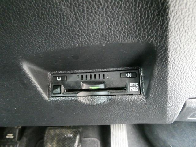 プリウス Ａプレミアム　ツーリングセレクション　パワーシート　トヨタセーフティー　ＢＳＭ　レーンアシスト　Ｐアシスト　レーダークルコン　Ｂカメラ　衝突軽減　ＨＵＤ　シートヒーター　シーテョエアコン　ＡＣ１００Ｖ　ステリモ　純正ＳＤナビ　フルセグ（9枚目）