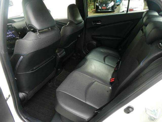 プリウス Ａプレミアム　ツーリングセレクション　パワーシート　トヨタセーフティー　ＢＳＭ　レーンアシスト　Ｐアシスト　レーダークルコン　Ｂカメラ　衝突軽減　ＨＵＤ　シートヒーター　シーテョエアコン　ＡＣ１００Ｖ　ステリモ　純正ＳＤナビ　フルセグ（15枚目）