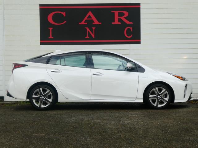 プリウス Ａプレミアム　ツーリングセレクション　パワーシート　トヨタセーフティー　ＢＳＭ　レーンアシスト　Ｐアシスト　レーダークルコン　Ｂカメラ　衝突軽減　ＨＵＤ　シートヒーター　シーテョエアコン　ＡＣ１００Ｖ　ステリモ　純正ＳＤナビ　フルセグ（19枚目）