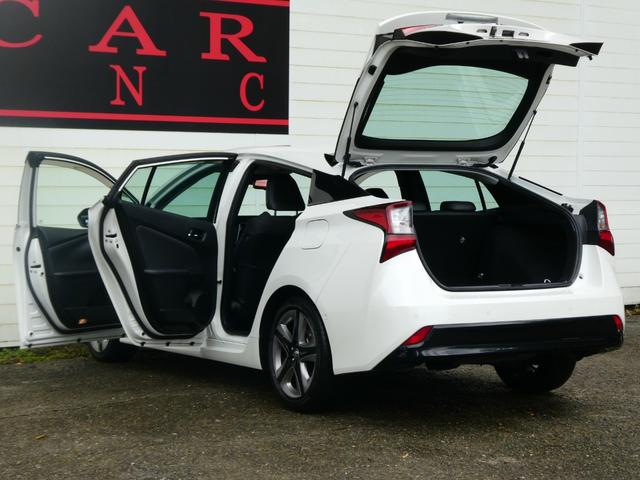 プリウス Ａプレミアム　ツーリングセレクション　パワーシート　トヨタセーフティー　ＢＳＭ　レーンアシスト　Ｐアシスト　レーダークルコン　Ｂカメラ　衝突軽減　ＨＵＤ　シートヒーター　シーテョエアコン　ＡＣ１００Ｖ　ステリモ　純正ＳＤナビ　フルセグ（31枚目）