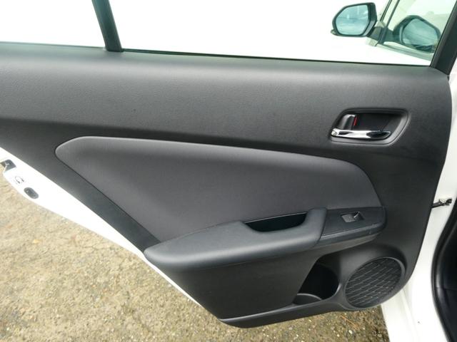 プリウス Ａプレミアム　ツーリングセレクション　パワーシート　トヨタセーフティー　ＢＳＭ　レーンアシスト　Ｐアシスト　レーダークルコン　Ｂカメラ　衝突軽減　ＨＵＤ　シートヒーター　シーテョエアコン　ＡＣ１００Ｖ　ステリモ　純正ＳＤナビ　フルセグ（43枚目）