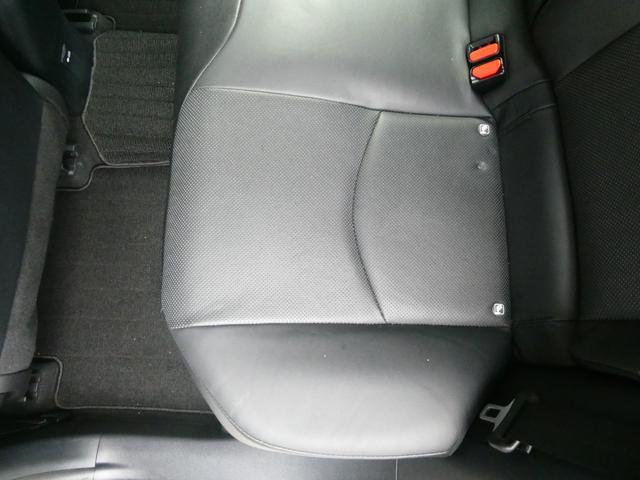 プリウス Ａプレミアム　ツーリングセレクション　パワーシート　トヨタセーフティー　ＢＳＭ　レーンアシスト　Ｐアシスト　レーダークルコン　Ｂカメラ　衝突軽減　ＨＵＤ　シートヒーター　シーテョエアコン　ＡＣ１００Ｖ　ステリモ　純正ＳＤナビ　フルセグ（45枚目）