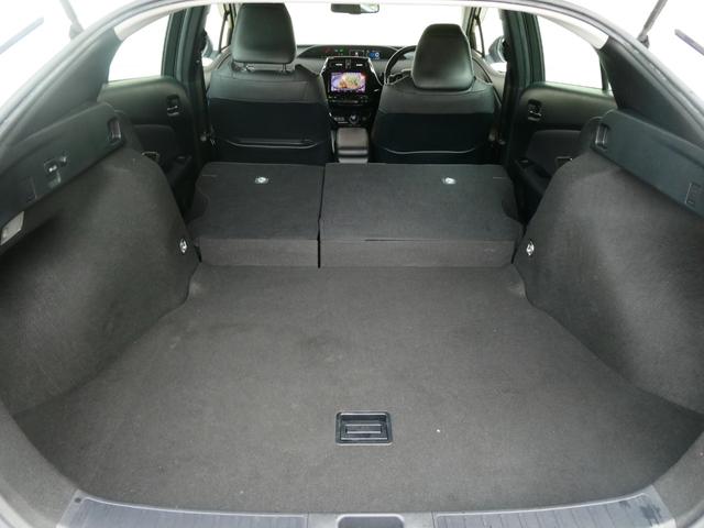 プリウス Ａプレミアム　ツーリングセレクション　パワーシート　トヨタセーフティー　ＢＳＭ　レーンアシスト　Ｐアシスト　レーダークルコン　Ｂカメラ　衝突軽減　ＨＵＤ　シートヒーター　シーテョエアコン　ＡＣ１００Ｖ　ステリモ　純正ＳＤナビ　フルセグ（46枚目）