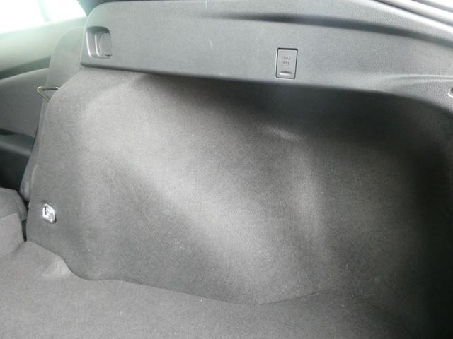 プリウス Ａプレミアム　ツーリングセレクション　パワーシート　トヨタセーフティー　ＢＳＭ　レーンアシスト　Ｐアシスト　レーダークルコン　Ｂカメラ　衝突軽減　ＨＵＤ　シートヒーター　シーテョエアコン　ＡＣ１００Ｖ　ステリモ　純正ＳＤナビ　フルセグ（49枚目）