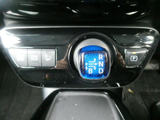 プリウス Ａプレミアム　ツーリングセレクション　パワーシート　トヨタセーフティー　ＢＳＭ　レーンアシスト　Ｐアシスト　レーダークルコン　Ｂカメラ　衝突軽減　ＨＵＤ　シートヒーター　シーテョエアコン　ＡＣ１００Ｖ　ステリモ　純正ＳＤナビ　フルセグ（58枚目）