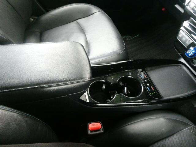 プリウス Ａプレミアム　ツーリングセレクション　パワーシート　トヨタセーフティー　ＢＳＭ　レーンアシスト　Ｐアシスト　レーダークルコン　Ｂカメラ　衝突軽減　ＨＵＤ　シートヒーター　シーテョエアコン　ＡＣ１００Ｖ　ステリモ　純正ＳＤナビ　フルセグ（59枚目）