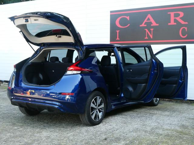 リーフ e+ X プロパイロット 衝突軽減 全方位カメラ Bカメラ シートヒーター ステアヒーター ステアスイッチ BSM デジタルミラー ETC2.0 純正メモリーナビ フルセグ HDMI LEDヘッドライト(28枚目)