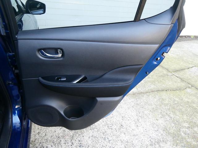 リーフ e+ X プロパイロット 衝突軽減 全方位カメラ Bカメラ シートヒーター ステアヒーター ステアスイッチ BSM デジタルミラー ETC2.0 純正メモリーナビ フルセグ HDMI LEDヘッドライト(35枚目)