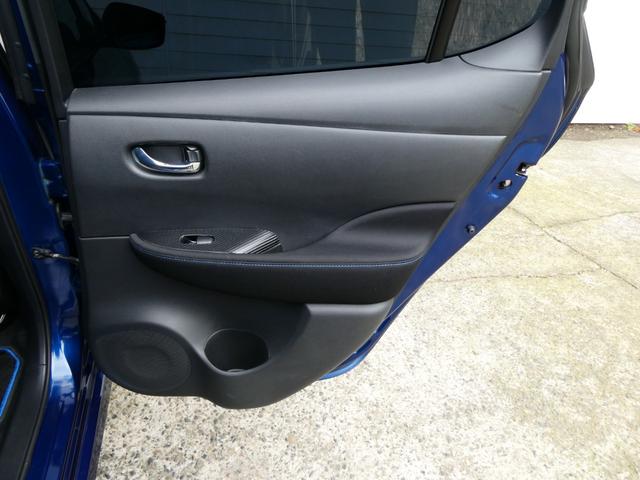 リーフ G プロパイロット レーダークルコン コーナーセンサー 衝突軽減 ステリモ BSM シートヒーター デジタルミラー ステアヒーター ETC 全方位カメラ Bカメラ 純正SDナビ フルセグ オートライト(35枚目)