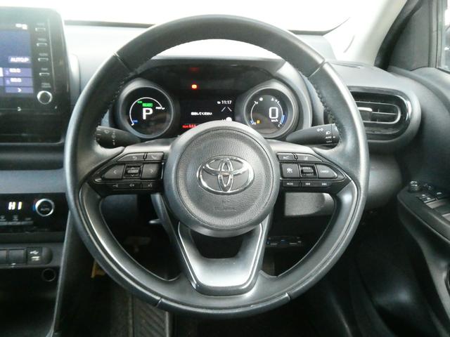 ヤリスクロス ハイブリッドＧ　トヨタセーフティ　レーダークルコン　コーナーセンサー　衝突軽減　ＥＴＣ　レーンアシスト　ステリモ　純正メモリーナビ　フルセグ　ＵＤＢ　Ｂｌｕｅｔｏｏｔｈ　純正ハロゲン　オートハイビーム　純正１６ＡＷ（11枚目）