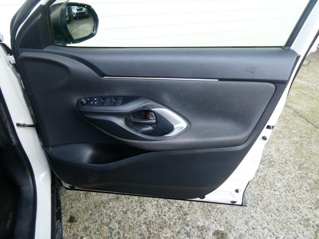 ヤリスクロス ハイブリッドＧ　トヨタセーフティ　レーダークルコン　コーナーセンサー　衝突軽減　ＥＴＣ　レーンアシスト　ステリモ　純正メモリーナビ　フルセグ　ＵＤＢ　Ｂｌｕｅｔｏｏｔｈ　純正ハロゲン　オートハイビーム　純正１６ＡＷ（31枚目）