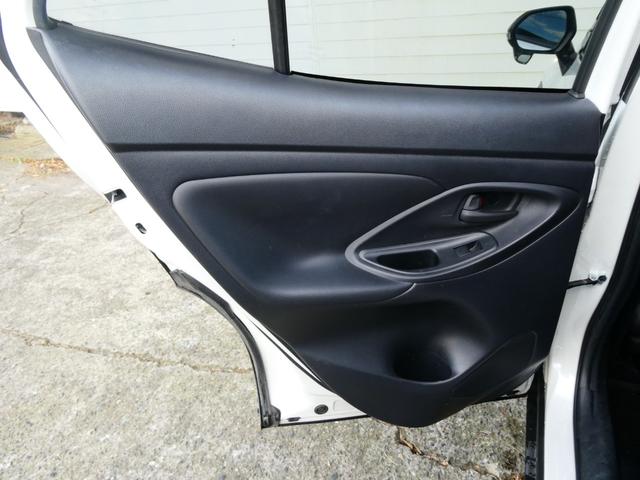 ヤリスクロス ハイブリッドＧ　トヨタセーフティ　レーダークルコン　コーナーセンサー　衝突軽減　ＥＴＣ　レーンアシスト　ステリモ　純正メモリーナビ　フルセグ　ＵＤＢ　Ｂｌｕｅｔｏｏｔｈ　純正ハロゲン　オートハイビーム　純正１６ＡＷ（41枚目）