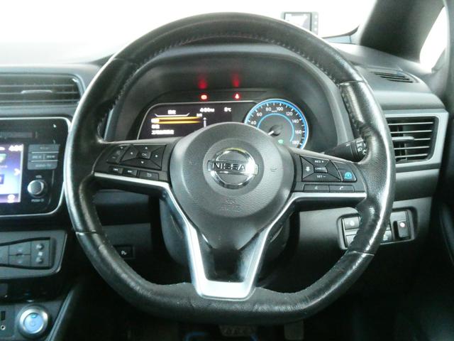 リーフ Ｇ　プロパイロット　ＢＯＳＥサウンド　ＥＴＣ　レーダークルコン　衝突軽減　Ｐアシスト　レーンアシスト　コーナーセンサー　全方位カメラ　Ｂカメラ　ステリモ　デジタルミラー　シートヒーター　純正ＳＤナビ（11枚目）