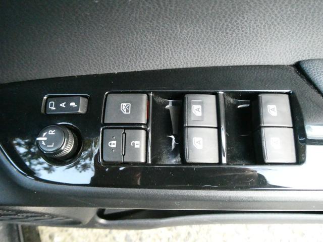 プリウスＰＨＶ Ａ　トヨタセーフティ　コーナーセンサー　レーダークルコン　衝突軽減　ドラレコ　Ｐアシスト　レーンアシスト　シートヒーター　ステアヒーター　ステリモ　ＴＲＤエアロ　Ｂカメラ　ＥＴＣ２．０　純正ＳＤナビ（32枚目）