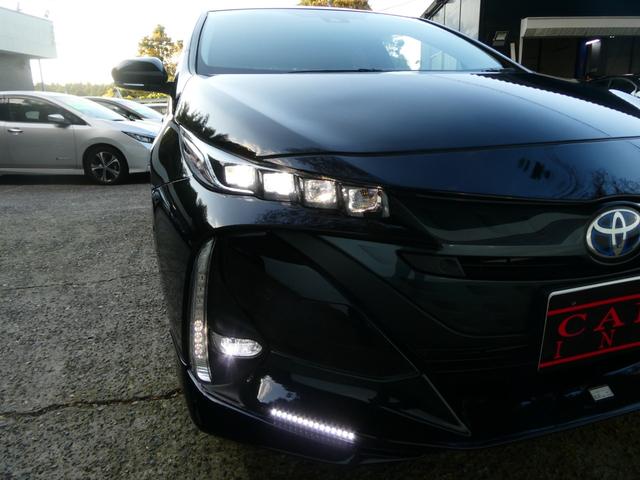 プリウスＰＨＶ Ａ　トヨタセーフティ　コーナーセンサー　レーダークルコン　衝突軽減　ドラレコ　Ｐアシスト　レーンアシスト　シートヒーター　ステアヒーター　ステリモ　ＴＲＤエアロ　Ｂカメラ　ＥＴＣ２．０　純正ＳＤナビ（68枚目）