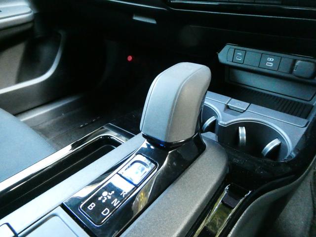 プリウス U トヨタセーフティ 衝突軽減 AC100V コーナーセンサー 全方位カメラ Bカメラ ステリモ ETC ドラレコ レーダークルコン レーンアシスト BSM 純正メモリーナビ フルセグ オートハイビーム(58枚目)