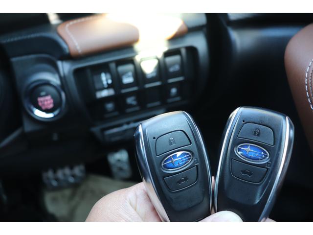 フォレスター アドバンス本革シート　パワーリヤゲートＦＳＢカメラ８型ナビ　ＥＴＣ　ドラレコ　スマートリヤビューミラー　ステアリングヒーター　オートビークルホールード　ドライバーモニタリングシステム　シートポジションメモリーアルミペダル　Ｘモードリヤビークルディテクション（12枚目）