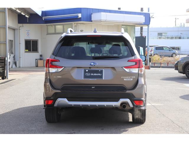 フォレスター アドバンス 8型ナビ本革シートパワーリヤゲートFSBカメラ オートビークルホールード ドライバーモニタリングシステム ステアリングヒーター シートポジションメモリー アルミペダル ルーフレール リヤビークルディテクション(5枚目)