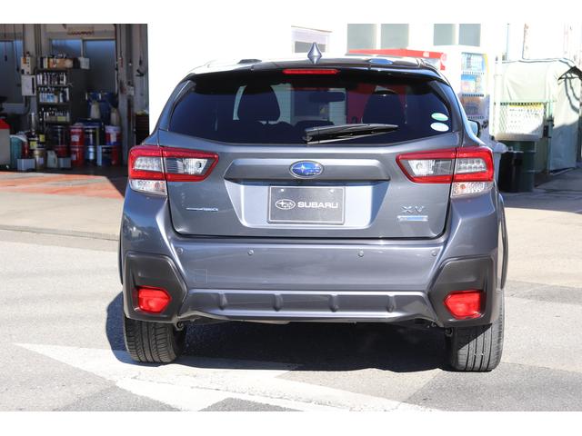 ＸＶ ２．０ｅ－Ｌ　アイサイト　８型ナビ　ドラレコ　ＦＳＢカメラ　ダイアトーン８型ナビ＆ＴＶ　フロント　サイド　バックカメラ　ＥＴＣ　ドラレコ　　　　　　ＴＶコントロールキッド　ＶＤＣ　後方警戒支援システム　歩行者エアバック（5枚目）