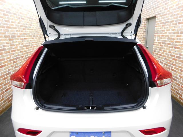 Ｖ４０ Ｄ４　インスクリプション　ディーゼルターボ　インテリセーフ　ブロンド革　ナビ　ハーマンカードン　バックカメラ　スマートキー　ＤＳＲＣ　オートＬＥＤ　アイシン製８速オートマ　禁煙車　ワンオーナー　整備記録簿　２０１９最終モデル（22枚目）